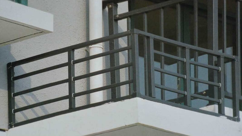 空调护栏10